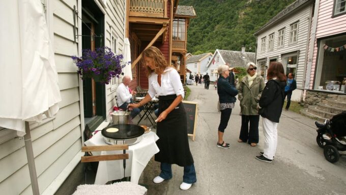 In Lærdal: Guided Old Town Tour - Meeting Point