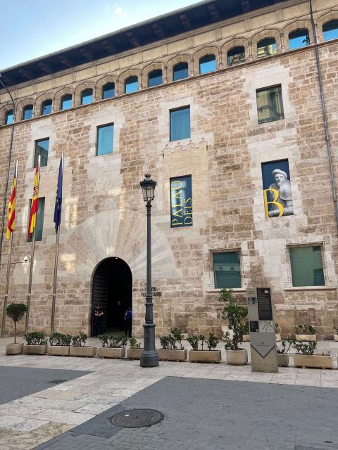 In Love With Valencia: a Self-Guided Cultural Audio Tour - Tour Features and Inclusions
