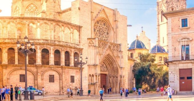 In Love With Valencia: a Self-Guided Cultural Audio Tour - Self-Guided Cultural Audio Tour Experience