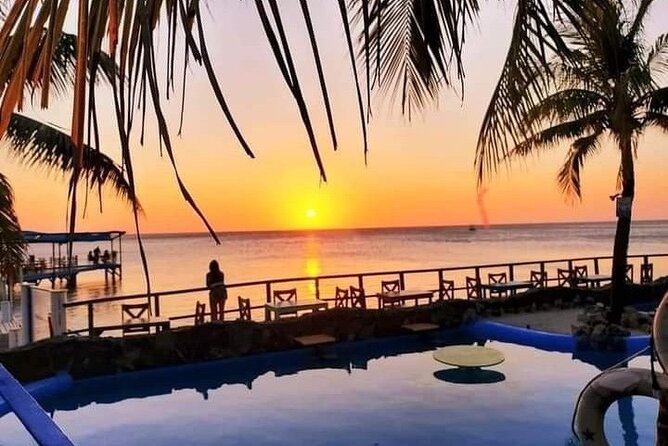 Inclusive Day Pass at West Bay Beach Resort Honduras - Customer Feedback and Responses