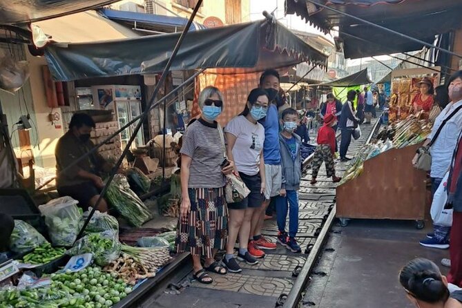 Incredible Damnoen Saduak Floating Market & Maeklong Railway - Highlights of Damnoen Saduak Floating Market