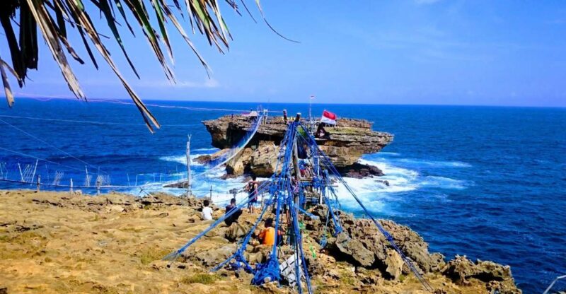 Incredibly Jomblang Cave and Gandola Timang Beach - Key Points