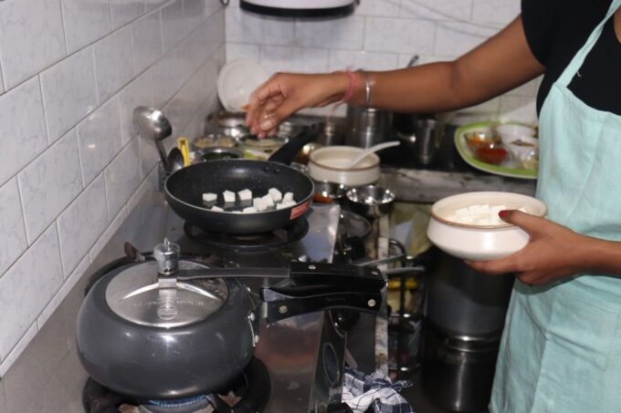 Indian Cooking Class Meals+Sweets 5 Dishes Full Meals - Meeting Point and Dress Code