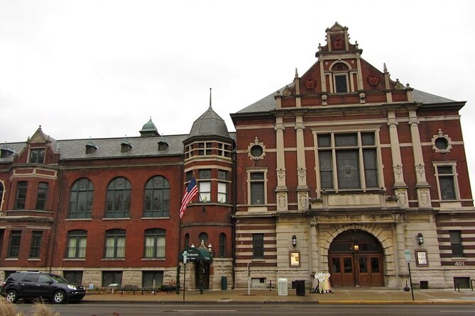 Indianapolis Scavenger Hunt: Peaceful Part of Town - Accessibility and Requirements