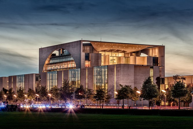 Individual City Tour Berlin for Max. 8 Persons - Pickup Information