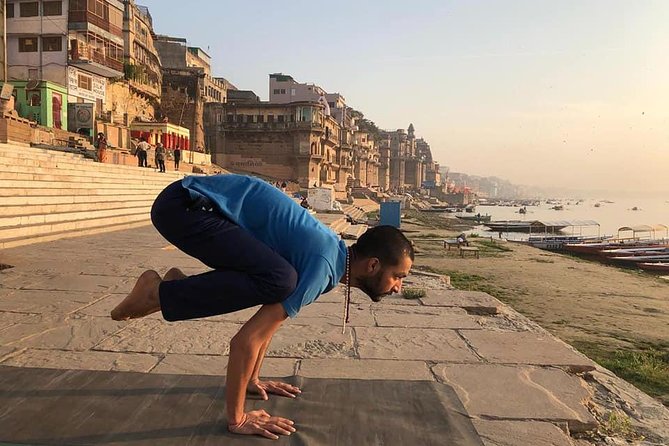 INDIVIDUAL YOGA CLASS - BEGINNER / ADVANCED Sunrise YOGA With Ayush in Varanasi - Booking and Confirmation