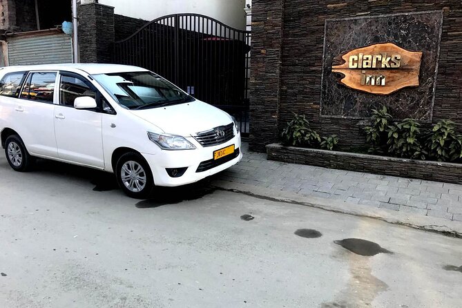 Innova to and Fro Pvt. Airport Transfer From Srinagar / Dal Lake - Highlights of Kashmir