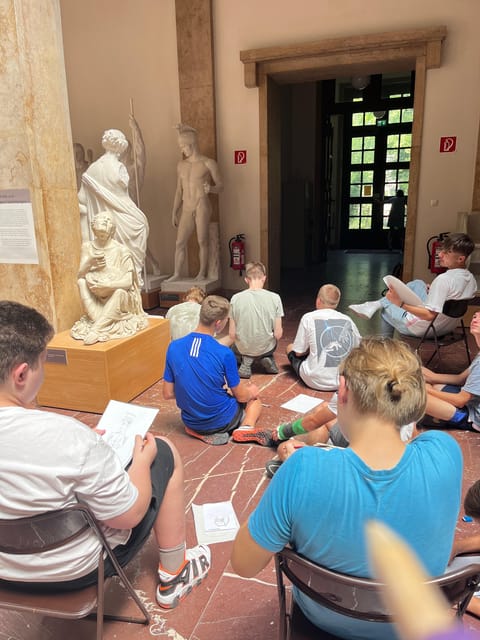 Innsbruck: Drawing Workshop at the University Museum - Drawing the Human Body