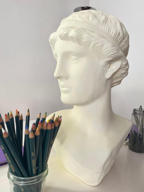 Innsbruck: Drawing Workshop at the University Museum - Plaster Cast Exploration