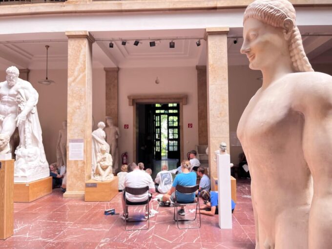 Innsbruck: Drawing Workshop at the University Museum - Frequently Asked Questions