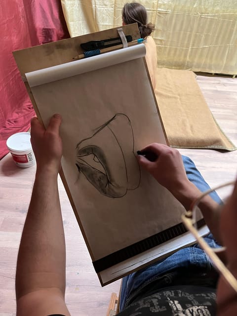 Innsbruck: Figure Drawing / Nude Drawing - Instructor Qualifications