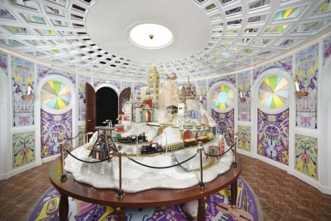 Innsbruck Swarovski Crystal Worlds Ticket and Transfer - Exploring the Chambers of Wonder