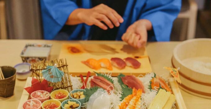 [Input TEXT TRANSLATED INTO English]:Grand Opening! Sushi Making Class Near Tokyo Tower - Language Support