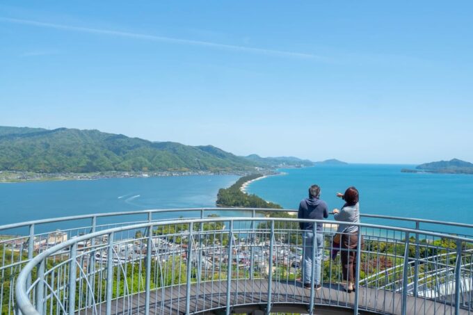 [Input TEXT TRANSLATED INTO English]:[Include Ticket] Amanohashidate & Ine Day Tour From Osaka/Kyoto - Language Support