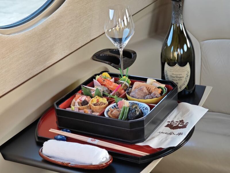 [INPUT TEXT TRANSLATED INTO English]:"Tokyo to Osaka - Japan Domestic Private Jet Transfer" - Accessibility and Pet Policy