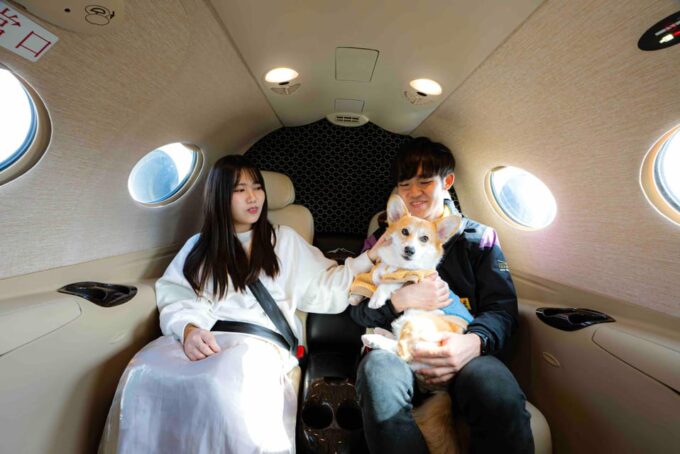 [INPUT TEXT TRANSLATED INTO English]:"Tokyo to Osaka - Japan Domestic Private Jet Transfer" - Aircraft Specifications