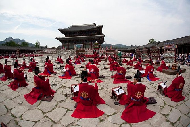 Insadong / Gyeongbok Palace / Hanok Village / Gwangjang Market (Korea Day Tour) - Frequently Asked Questions