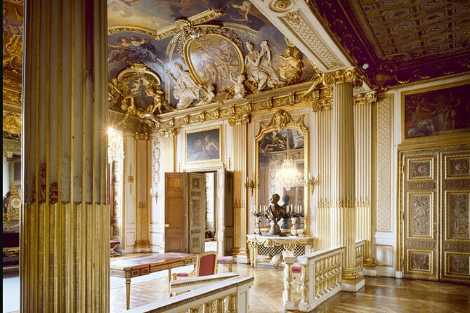 Inside The Crown: Stockholm Royal Palace Private Guided Tour - Exploring the Grandeur