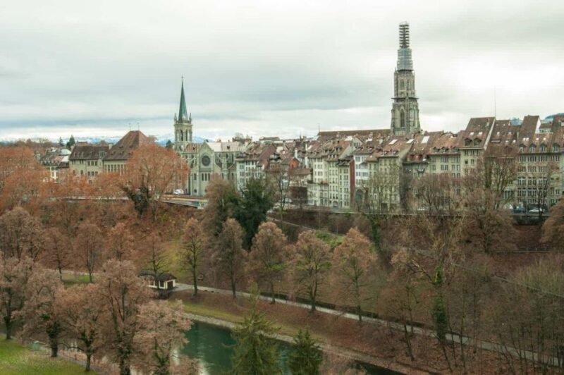Insightful Bern Walking Tour for Couples - Duration and Group Size