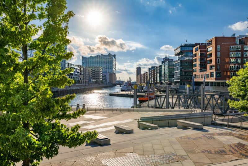 Insightful Tour Warehouse District and Hafen City Hamburg - Tour Features
