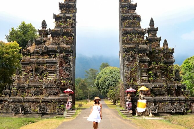 Instagram Tour : Banyumala Waterfall - Handara Heaven Gate - Ulundanu Temple - Health and Safety