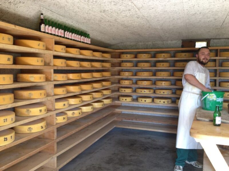 Interlaken: Cheese and Chocolate Full-Day Food Tour - Gruyère Cheese Factory