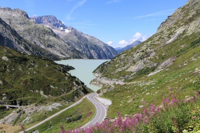 Interlaken: Highlights Tour With a Local by Private Car - Reaching the Jungfraujoch and Surrounding Attractions