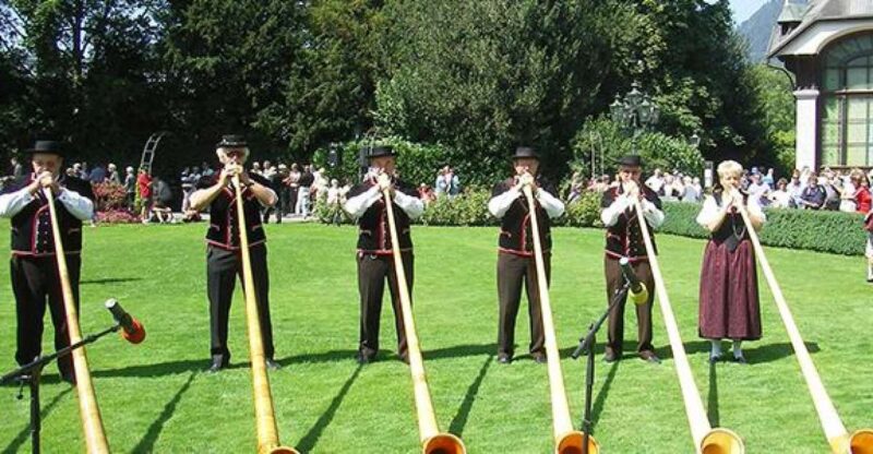 Interlaken & Jungfrau: Custom-Tailored Tour With Local Guide - Alpine Cheese and Swiss Chocolate