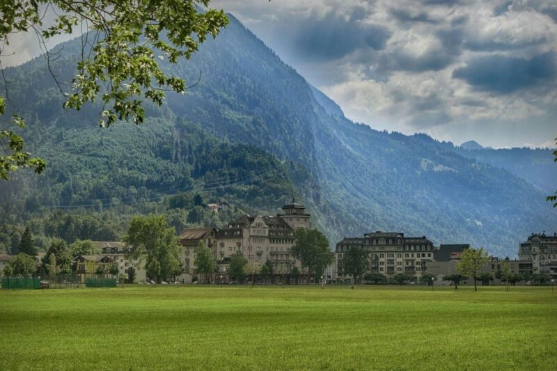 Interlaken Private Walking Tour - Exploring Interlakens History