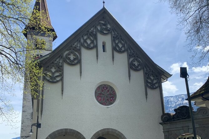 Interlaken Scavenger Hunt and Sights Self-Guided Tour - Capturing Interlakens Picturesque Landscapes