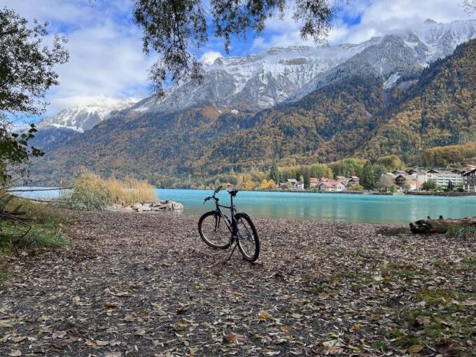 Interlaken Winter Bike Tour: Rivers, Lakes and Hot Chocolate - Weissenau Castle: Guided Tour and Photo Stop