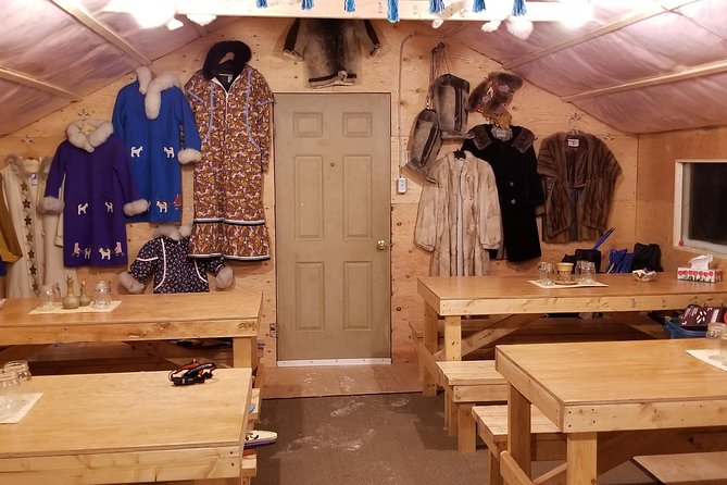 Intimate Aurora Tours Cozy Cabin Bucket List - Midnight Meal and Stories
