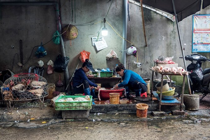 Into the Thieves Market Hanoi Photo Tour - Tour Operator