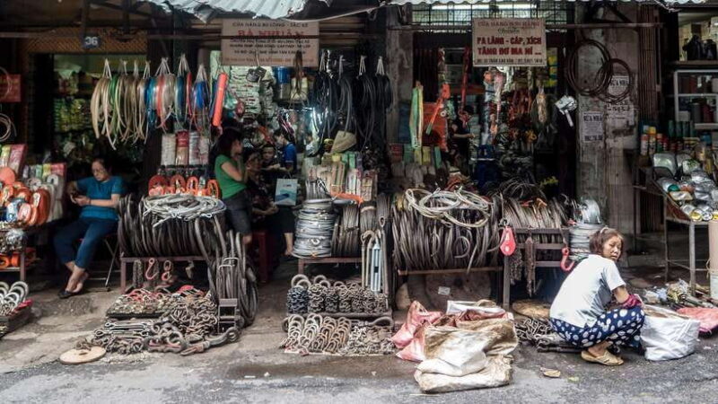 Into The Thieves Market Hanoi Photography Tour - Tour Overview