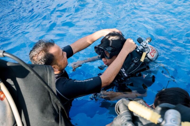 Intro Diving at Swimming Pool - Diving Spots and Activities