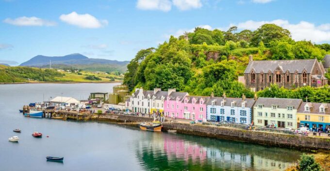 Inverness: Loch Ness, Skye, & Eilean Donan Castle Tour - Exploring Loch Ness