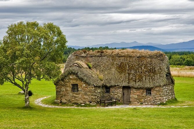 Inverness Tour-Cawdor Castle,Culloden Battlefield,Clava Cairns - Quick Points