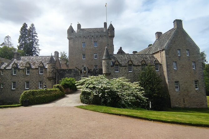 Inverness Tour-Cawdor Castle,Culloden Battlefield,Clava Cairns - Meeting and Pickup