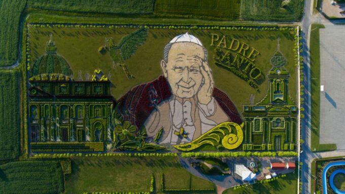 Inwald: Dinolandia Park and John Paul II Garden - Discovering John Paul II Garden