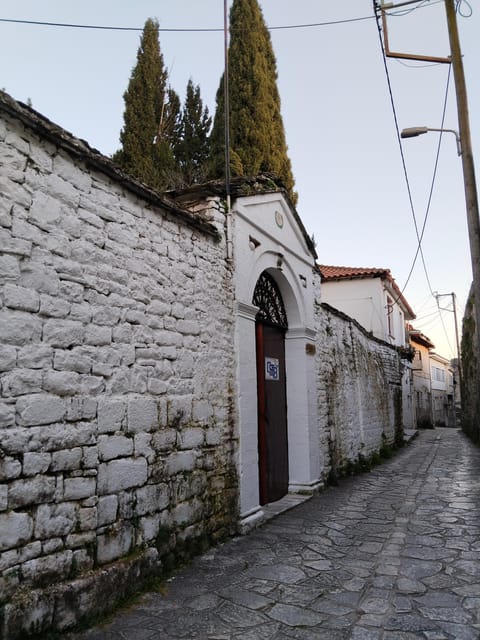Ioannina, Tour the Citadel. - Explore the Citadel