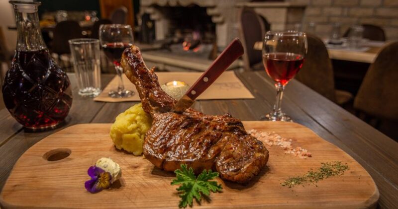 Ioannina: Traditional Food and Culture Walking Tour - Exploring Ioanninas Old Town