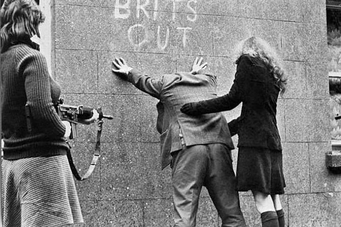 IRA Troubles Conflict Private Tour Museum Graves Murals and Political Analysis - Pickup and Accessibility Information