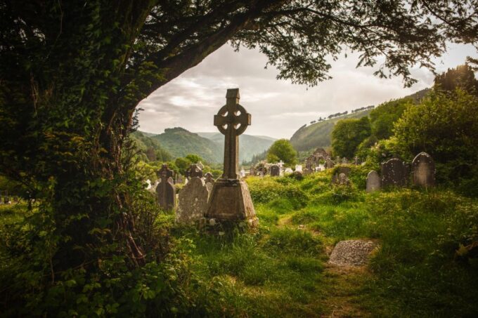 Ireland: Blarney Castle, Kilkenny & Irish Whiskey 3-Day Tour - Discovering Waterford Crystal