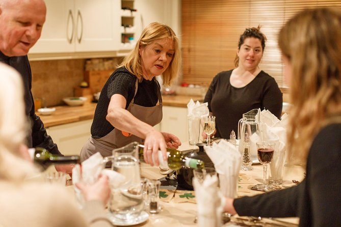 Irish Craic & Cuisine: Cooking Class & Dinner in Central Dublin - Reviews and Ratings