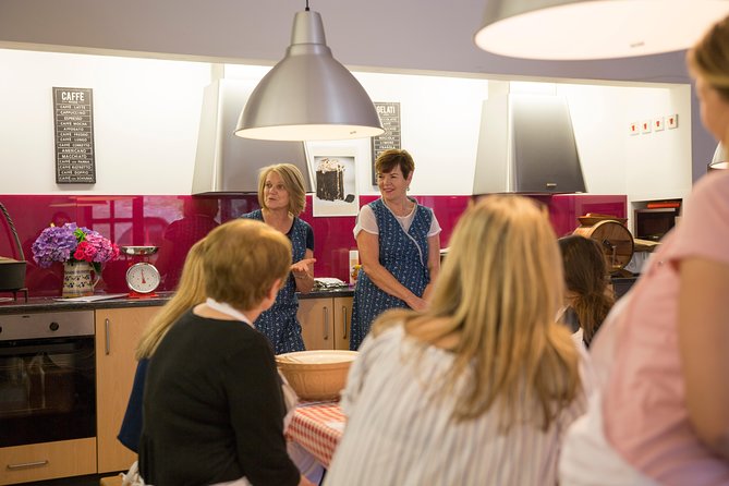 Irish Soda Bread Baking and Food Heritage Experience - Accessibility and Group Size
