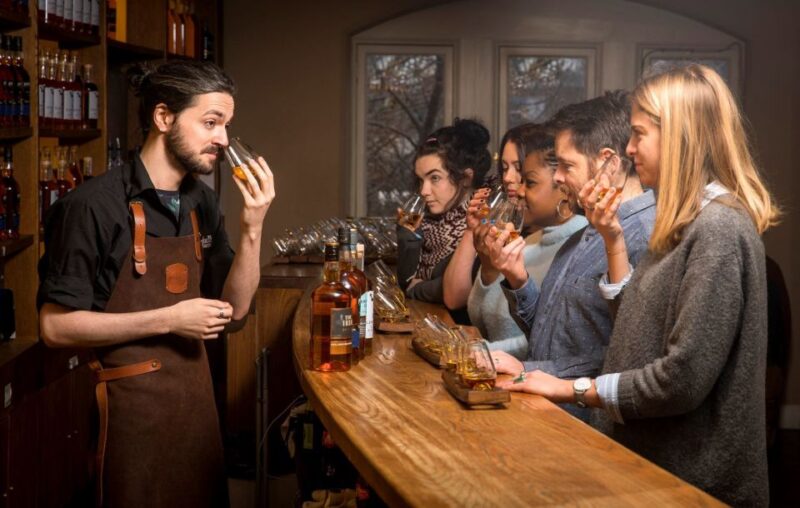 Irish Whiskey Museum: Guided Tour and Whiskey Tasting - Whiskey Tasting Session