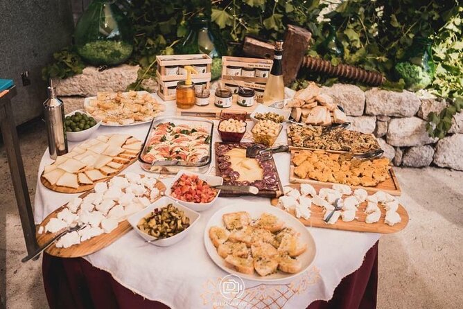 Irpinia Tour of the Vineyards, Cooking Class and Wine-Tasting - Wine Tasting and Pairing