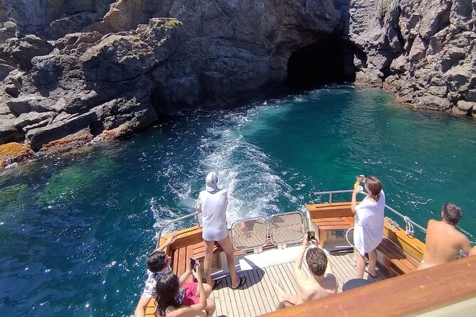 Ischia Island Excursion With the Rocca Corsa Motor Yacht - Policies and Procedures