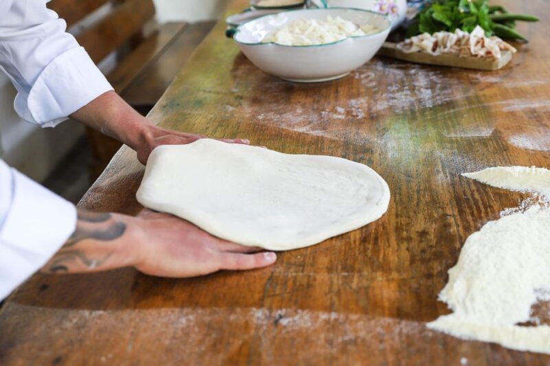 Ischia: Pizza Making Class With Drink Included - Included Amenities
