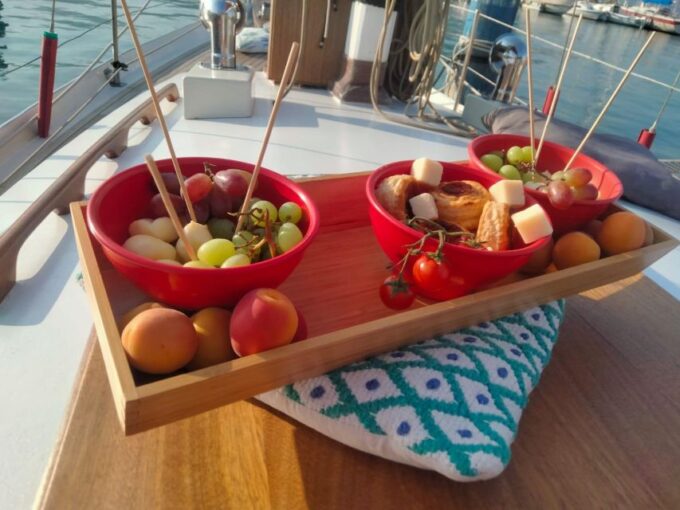 Iseo Lake: Tours on a Historic Sailboat - Sailboat Features